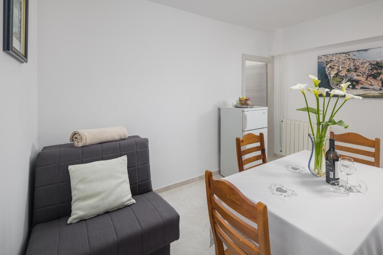 Apartment Kazalac Porec Bagian luar foto