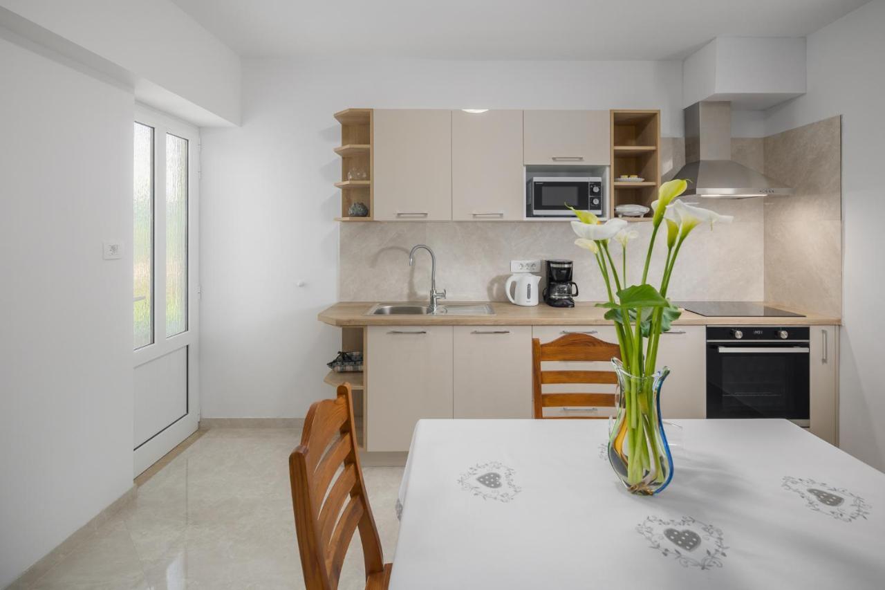 Apartment Kazalac Porec Bagian luar foto