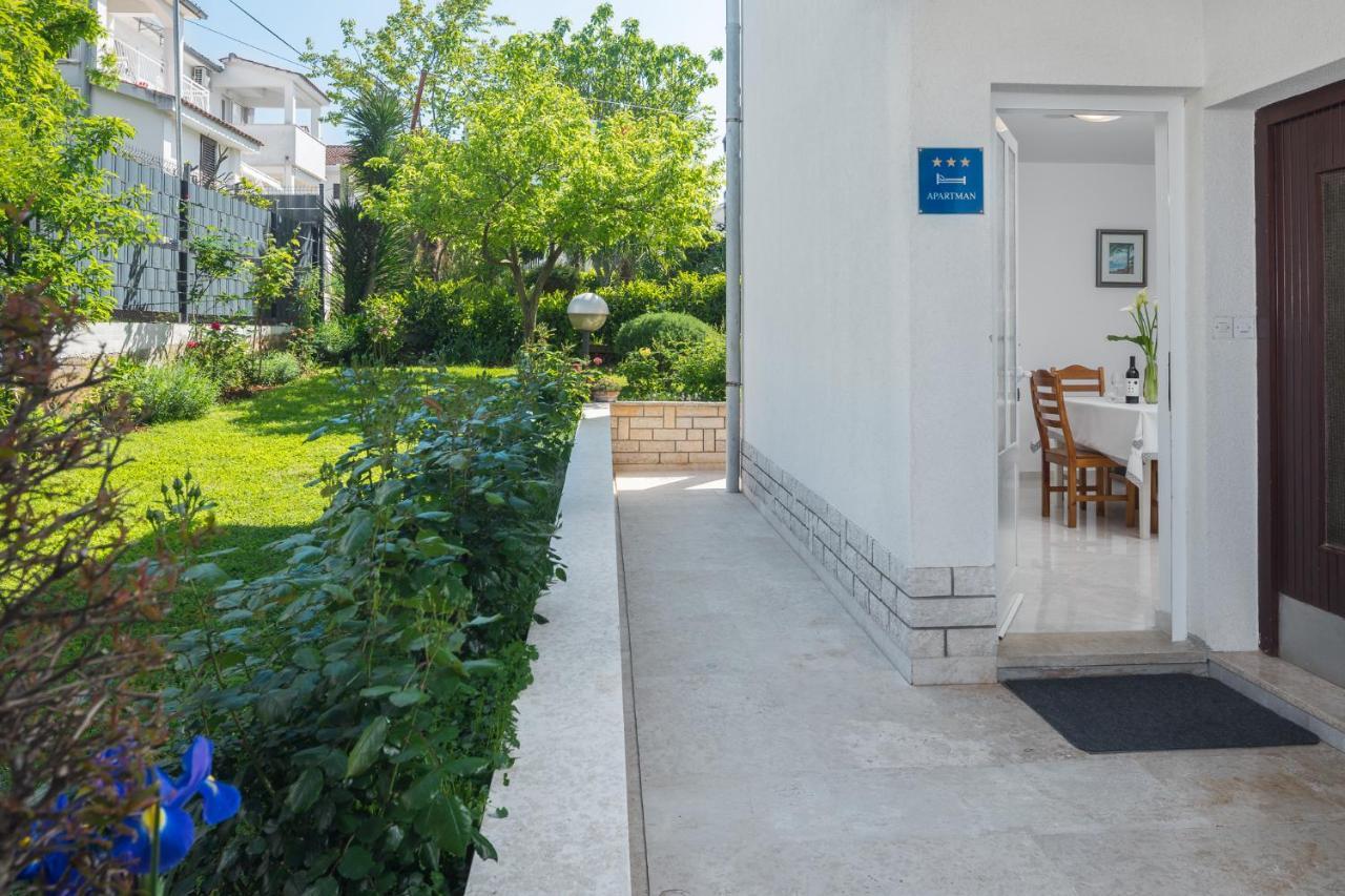 Apartment Kazalac Porec Bagian luar foto